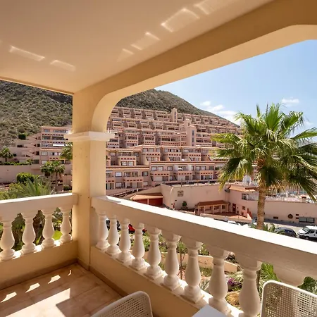 Castle Harbour With Heated Pool *