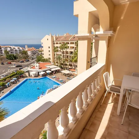 Castle Harbour With Heated Pool Апартаменты