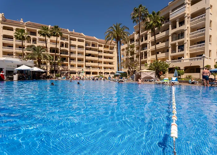 Castle Harbour With Heated Pool *