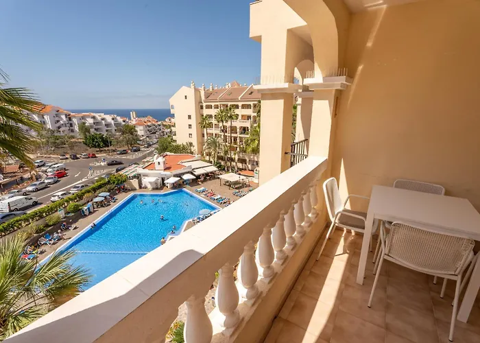 Castle Harbour With Heated Pool 아파트